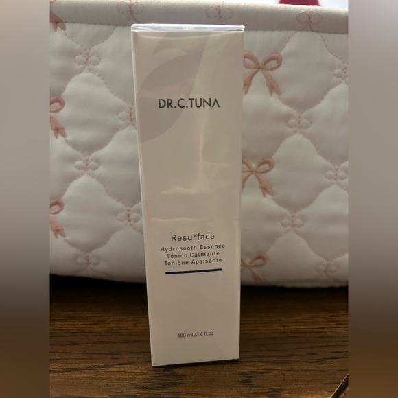 Farmasi Dr C. Tuna Resurface Hydrasooth Essence Sealed Brand New - Picture 1 of 3